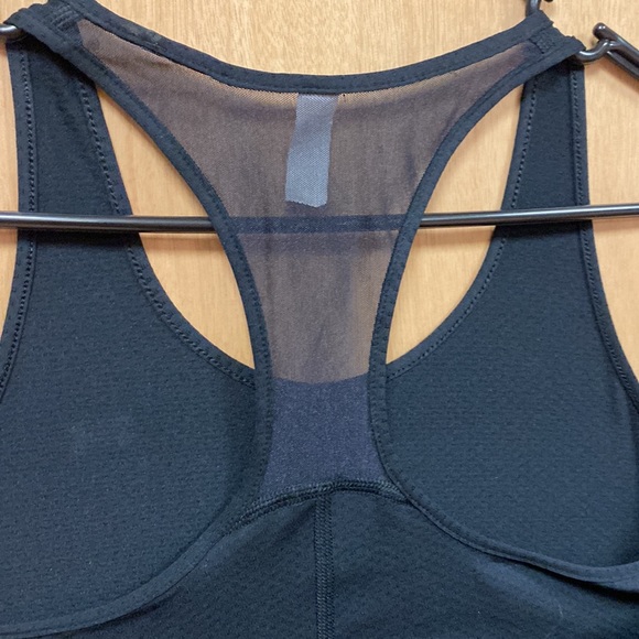 Under Armour tank top - Picture 3 of 3